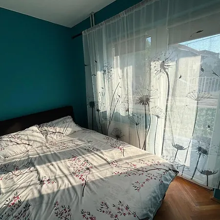 Urban Yard Retreat Apartment Belgrad